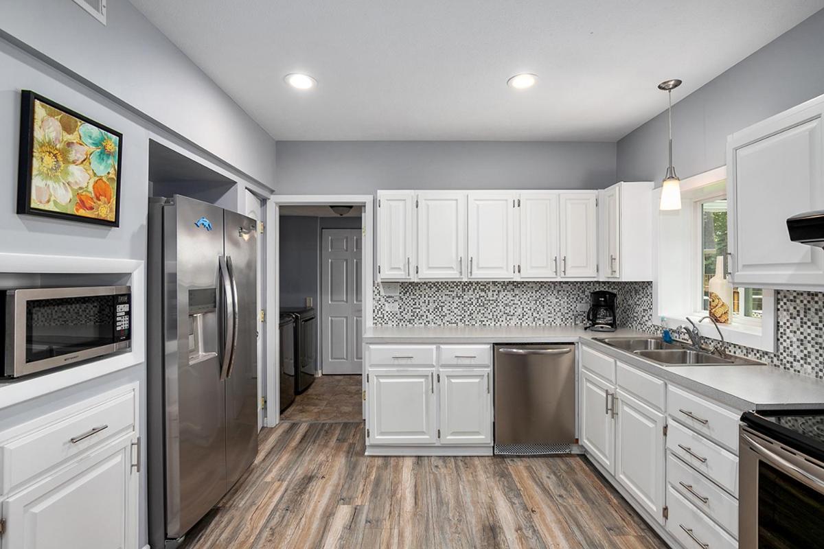 Lakeside Getaway With Dock, Firepit, Grill Newaygo Luaran gambar