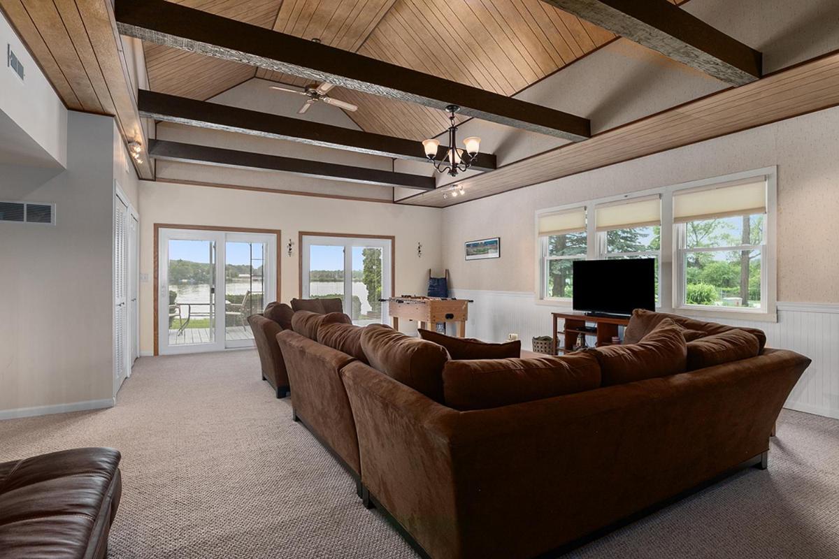 Lakeside Getaway With Dock, Firepit, Grill Newaygo Luaran gambar