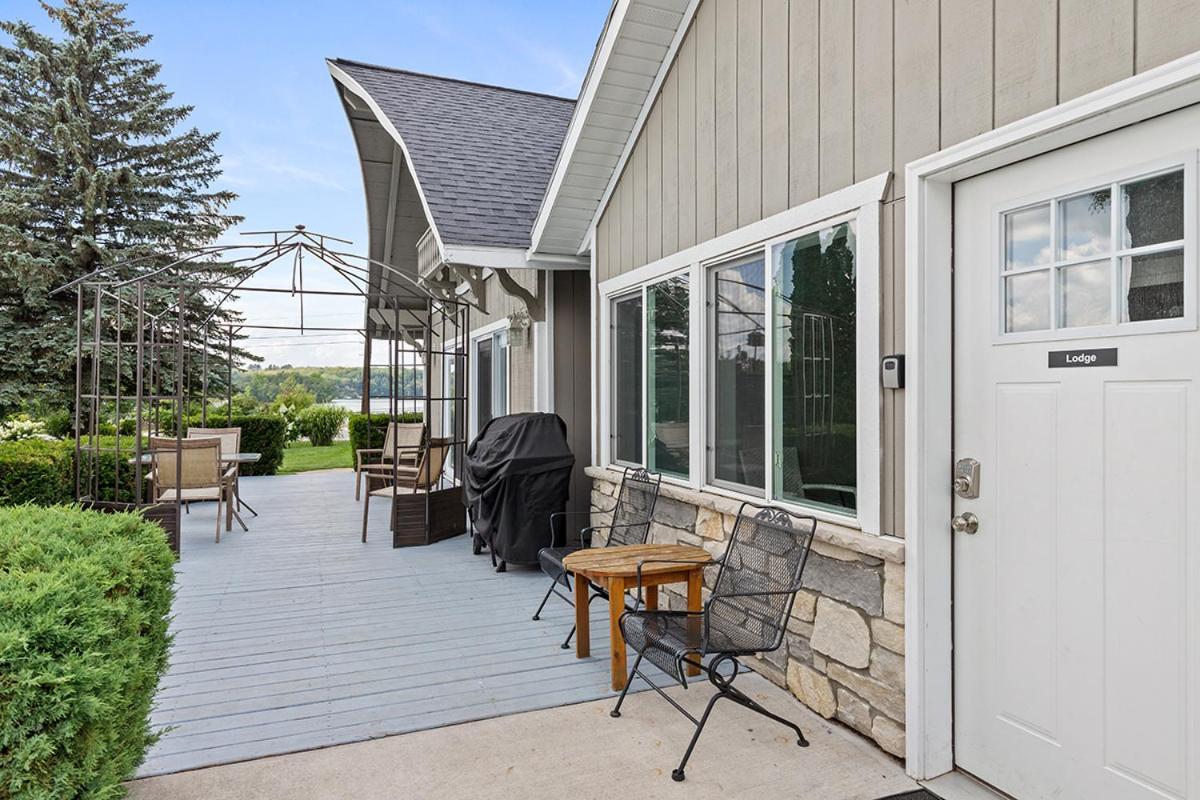 Lakeside Getaway With Dock, Firepit, Grill Newaygo Luaran gambar