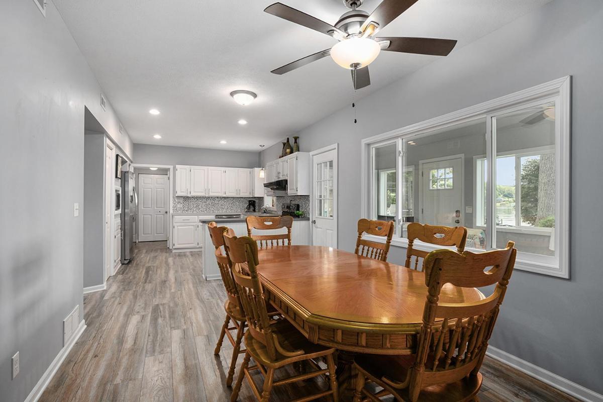 Lakeside Getaway With Dock, Firepit, Grill Newaygo Luaran gambar